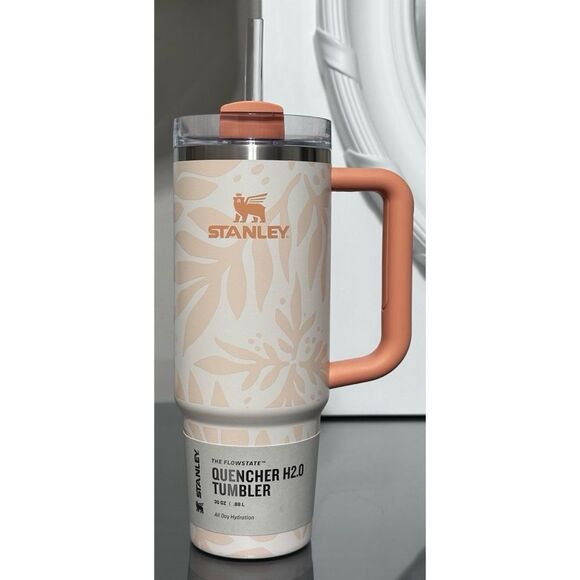 Stanley Quencher H2.0 FlowState Tumbler 30oz, APRICOT PALMS - Picture 1 of 4